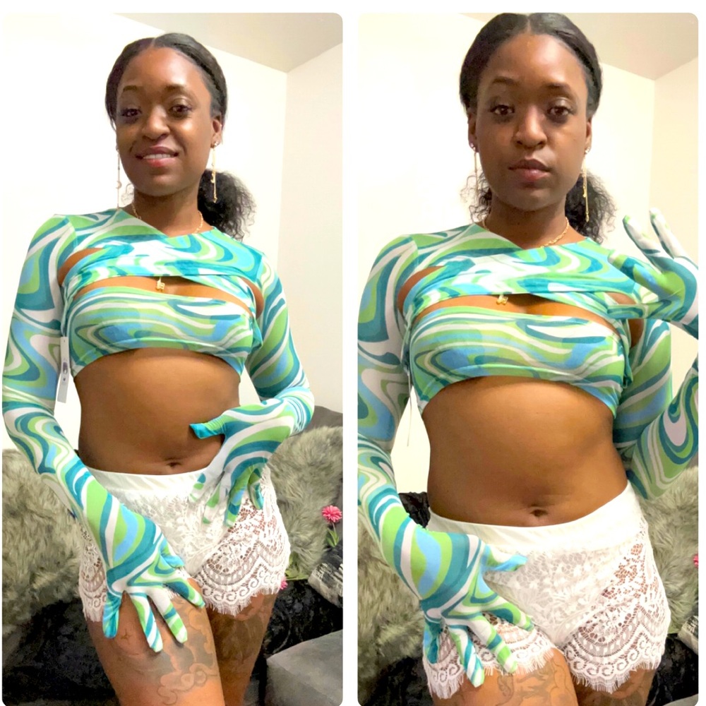 Green and blue sheer swirl top with gloves